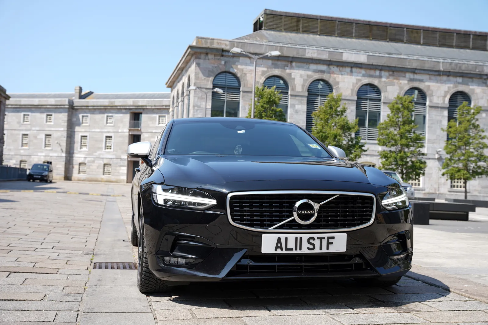 Comfort class vehicle near city centre